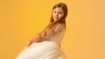 MARIAH ANTONELLA BAYER: A DOÇURA DA INFÂNCIA QUE SE TRANSFORMA EM PRESENÇA